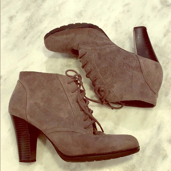 White Mountain Ankle Boots - tie up - Picture 1 of 6